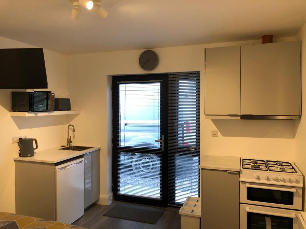 פורטמגי Skellig Port Accommodation - 1 Studio Bed Apartment מראה חיצוני תמונה